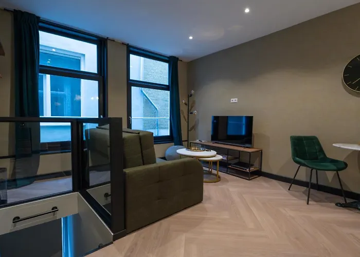 Downtown Apartment *