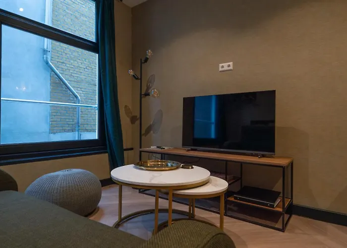 Downtown Apartment *